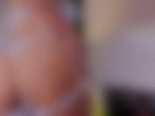 Mia-Oceann's Live Sex Cam Show