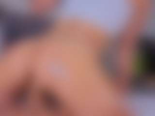 Live cam show with Mia-Oceann - HD on Camsoda