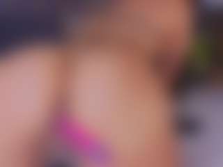 Live cam show with Mia-Oceann - Sexwebcam Athletic on CamwithHer