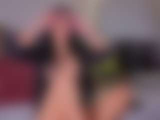 Mia-Oceann's Live Sex Cam Show