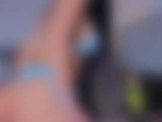 Live cam show with Mia-Oceann - Blowjob on Camsoda