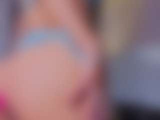 Live cam show with Mia-Oceann - Blowjob on Camsoda