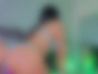 Mia-Oceann's Live Sex Cam Show