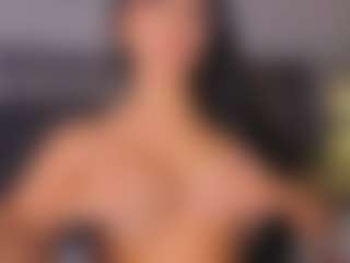 Mia-Oceann's Live Sex Cam Show