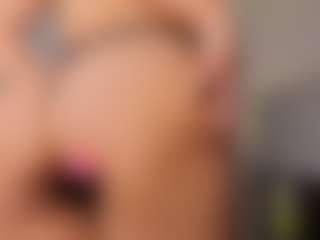 Mia-Oceann's Live Sex Cam Show