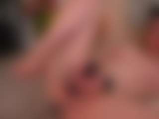Live cam show with HildaGuyse - Green Eyes on UwU Esports