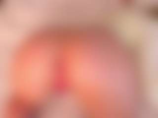 Live cam show with HildaGuyse - Smoking on madthumbs