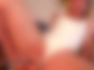 Live cam show with HildaGuyse - White on TeamSkeetLive | united states