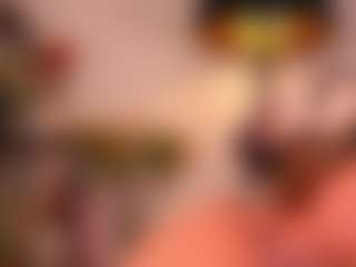 Live cam show with HildaGuyse - Green Eyes on Camming Site