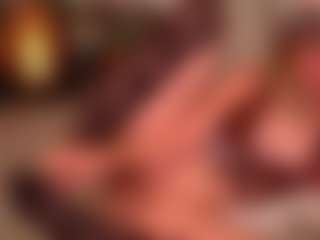 Live cam show with HildaGuyse - Smoking on Dolls Live
