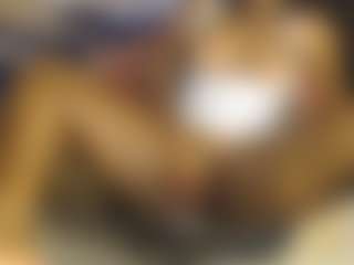 mia-tease's Live Sex Cam Show