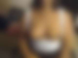Live cam show with mia - Oil on Camsoda