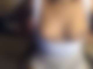 Live cam show with mia - Oil on Camsoda