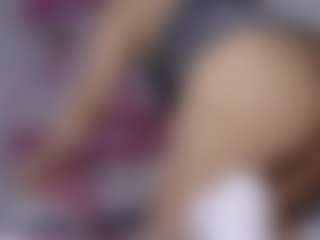 Candy-juli27's Live Sex Cam Show