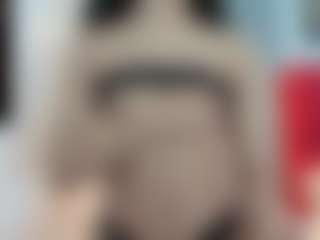Live cam show with LiliElbe22 - Smoking on Camsoda