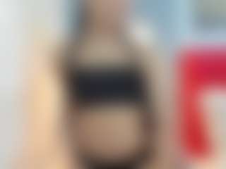 Live cam show with LiliElbe22 - Smoking on madthumbs