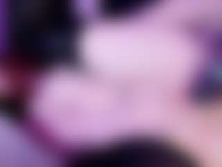 Live cam show with Midnightrose11 - Kisses on Camsoda