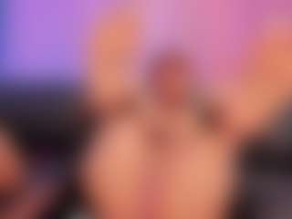 Live cam show with browni-lovex - Gagging on Camsoda