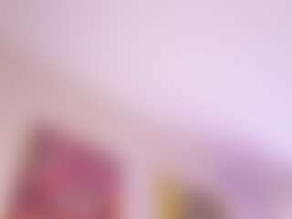 Live cam show with Lili - Blonde Hair on Camsoda