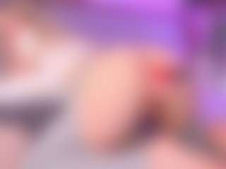 Live cam show with Lili - Blonde Hair on Camsoda