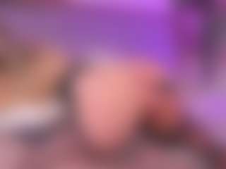 Live cam show with Lili - Blonde Hair on madthumbs