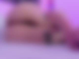 Live cam show with Salome-sweett - Smoking on dropp.cam