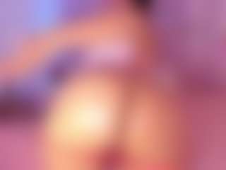 Live cam show with cassyskyle - Brown Eyes Curvy on Camsoda