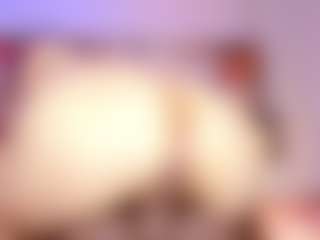 Live cam show with ElizabethReyy - HD on Milfs Live