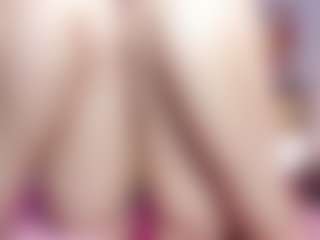 Live cam show with ElizabethReyy - Public on StripNow