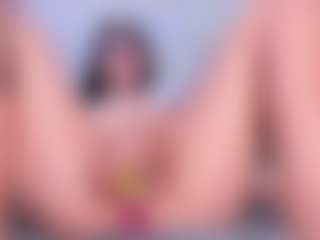 Live cam show with ElizabethReyy - Mature on Camsoda