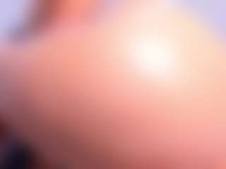 ElizabethReyy MILF webcam performer live streaming