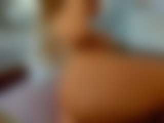 Mia-MiIan18's Live Sex Cam Show