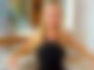 Mia-MiIan18's Live Sex Cam Show