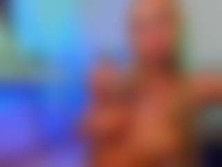 Mia-MiIan18's Live Sex Cam Show