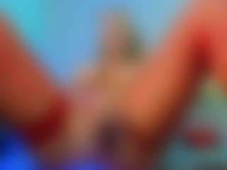 Mia-MiIan18's Live Sex Cam Show