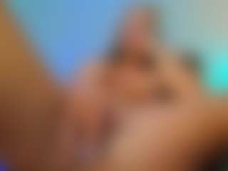 Mia-MiIan18's Live Sex Cam Show