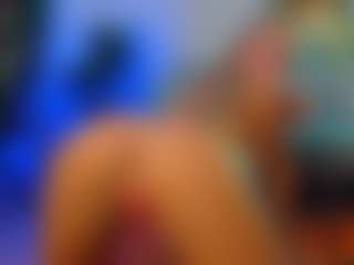 Mia-MiIan18's Live Sex Cam Show