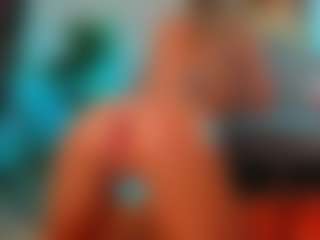 Mia-MiIan18's Live Sex Cam Show