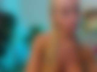 Mia-MiIan18's Live Sex Cam Show