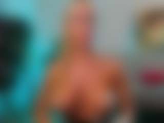 Mia-MiIan18's Live Sex Cam Show