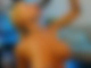Live cam show with Mia-MiIan18 - Curvy Teen (18+) on livesuperchat.net