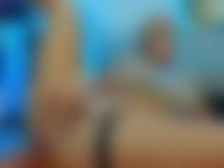 Mia-MiIan18's Live Sex Cam Show