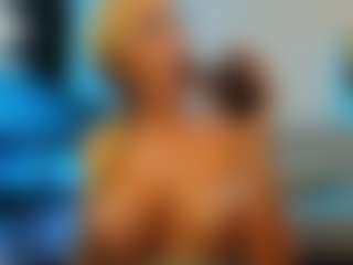 Mia-MiIan18's Live Sex Cam Show