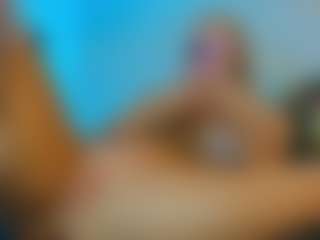 Live cam show with Mia-MiIan18 - Double Penetration on Cam Slut