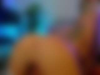 Mia-MiIan18's Live Sex Cam Show