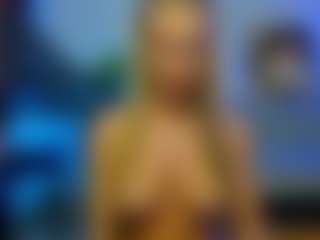 Mia-MiIan18's Live Sex Cam Show