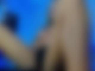 Live cam show with Mia-MiIan18 - Small Tits on Camming Site