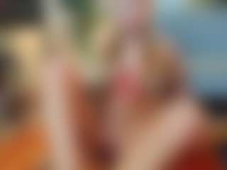 Mia-MiIan18's Live Sex Cam Show