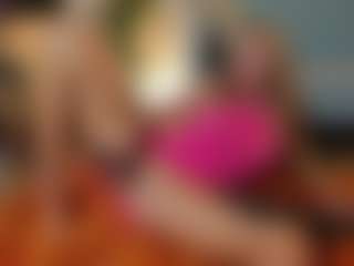 Mia-MiIan18's Live Sex Cam Show