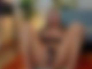 Mia-MiIan18's Live Sex Cam Show